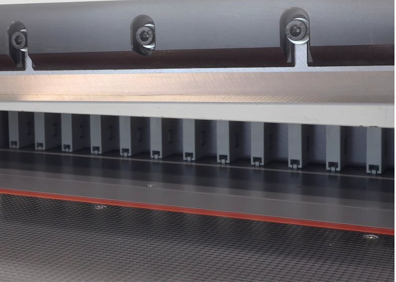 6810 Heavy Duty Hydraulic Paper Cutter