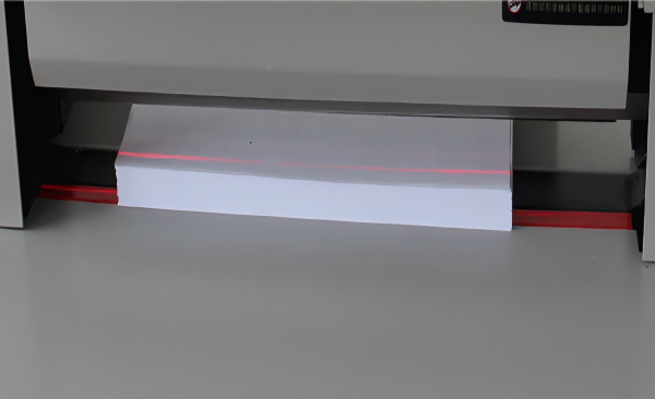 ماكينة قطع الورق الكهربائية