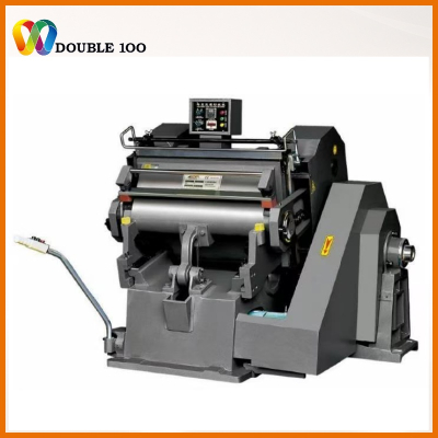 آلة القطع والتجعيد