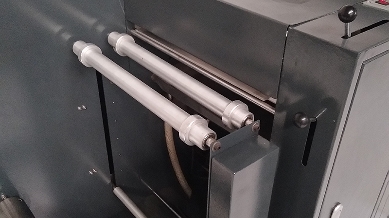 آلة طلاء للأشعة فوق البنفسجية LBL للخصائص الرئيسية آلة طلاء للأشعة فوق البنفسجية LBL للخصائص الرئيسية