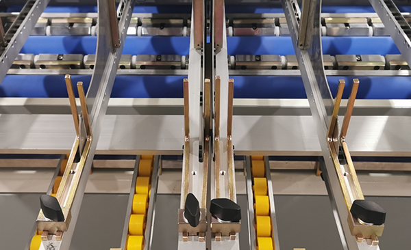 PAPER AUTO FEEDING AND COVERFOLDING PAPER AUTO FEEDING AND COVERFOLDING