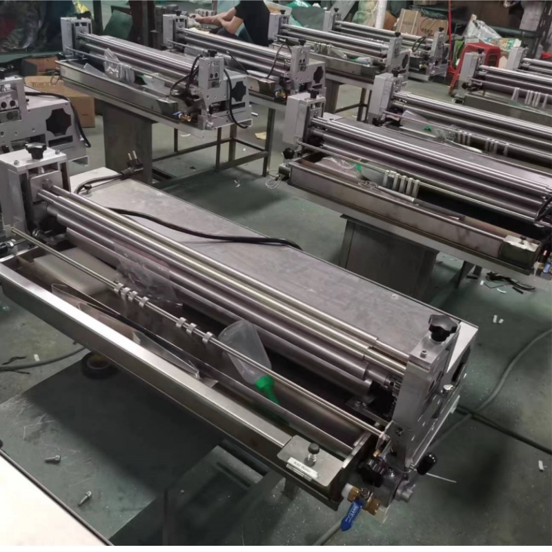 Hot Gluing Machine with Jelly Glue