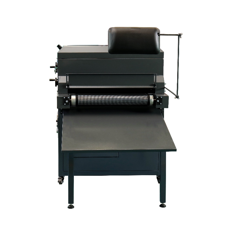 آلة الورنيش