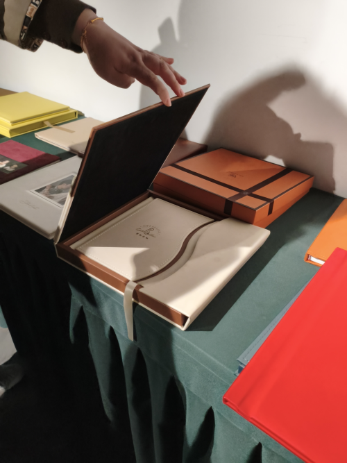 Welcoming Clients to Our World of Photo Albums – Our Photo Album Exhibition Hall Welcoming Clients to Our World of Photo Albums – Our Photo Album Exhibition Hall