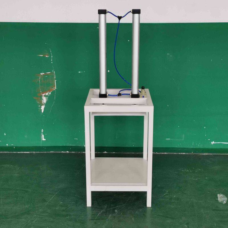 Máquina neumática de prensado en frío