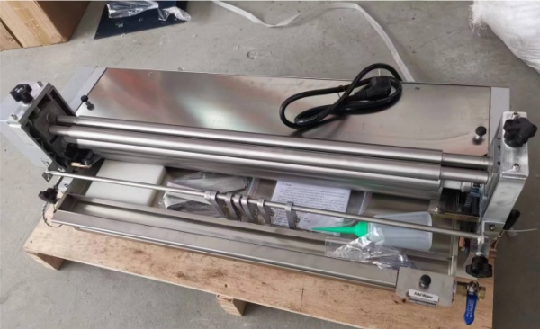 Hot Gluing Machine with Jelly Glue Hot Gluing Machine with Jelly Glue