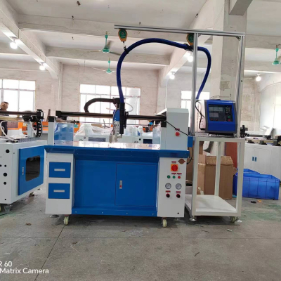 Glue dispensing machine