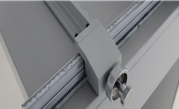 مقص ورق كهربائي