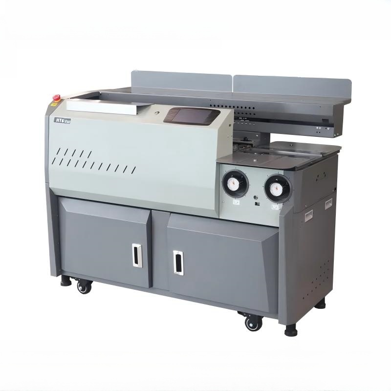 آلة الإلتصاق