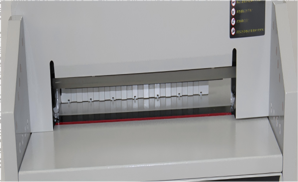 ماكينة قطع الورق الكهربائية