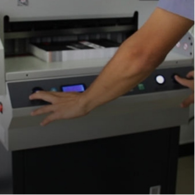 460 قاطع كهربائي